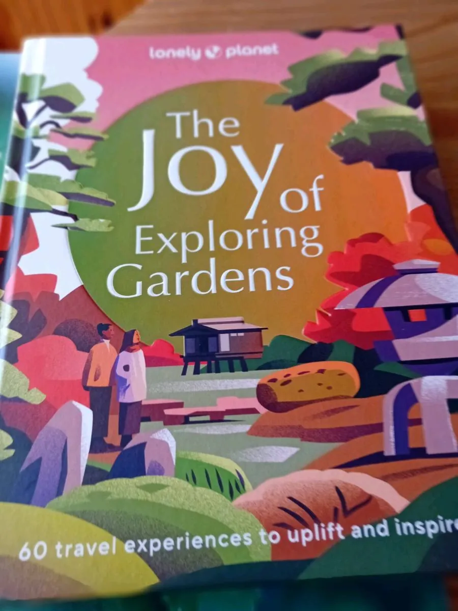 Corner book shelf and tv  gardening books 5 each - Image 3