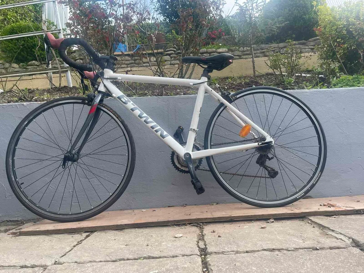 B'Twin Racer Junior Bike 26 inch wheels - Image 3