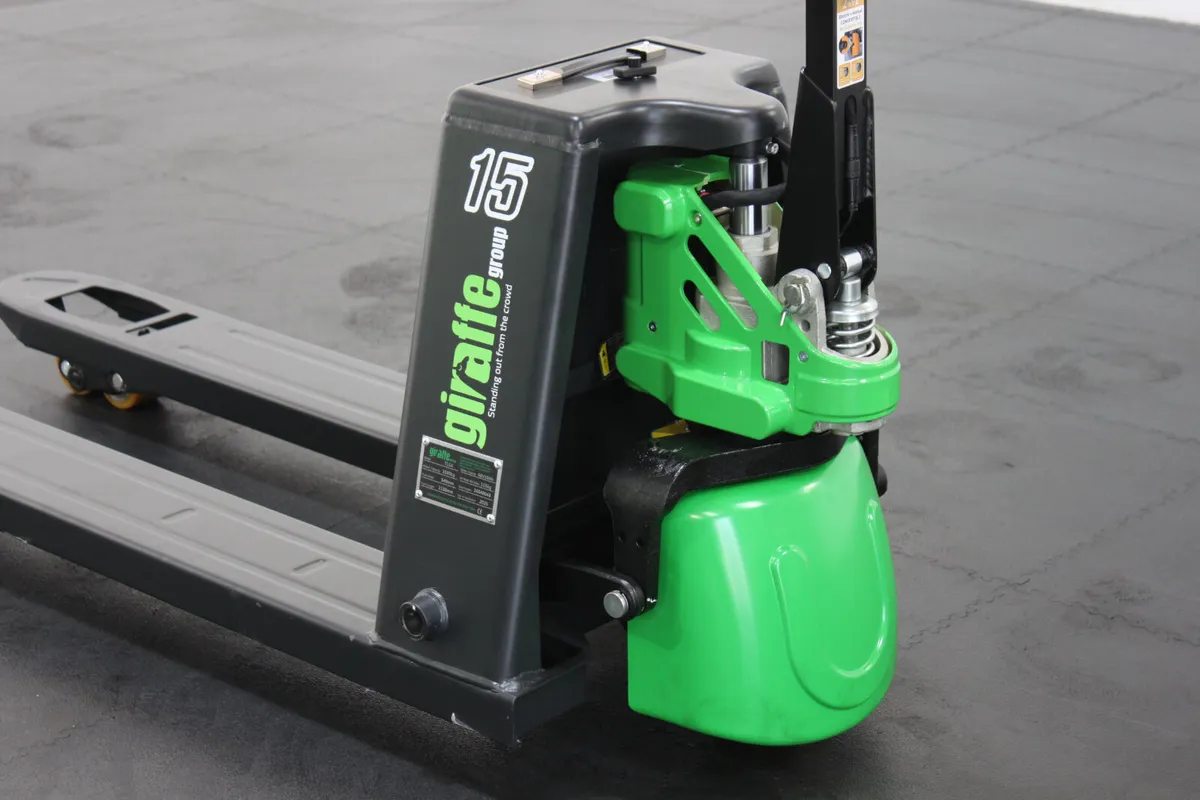 giraffe T15 Lithium 1.5T Powered Pallet truck - Image 4