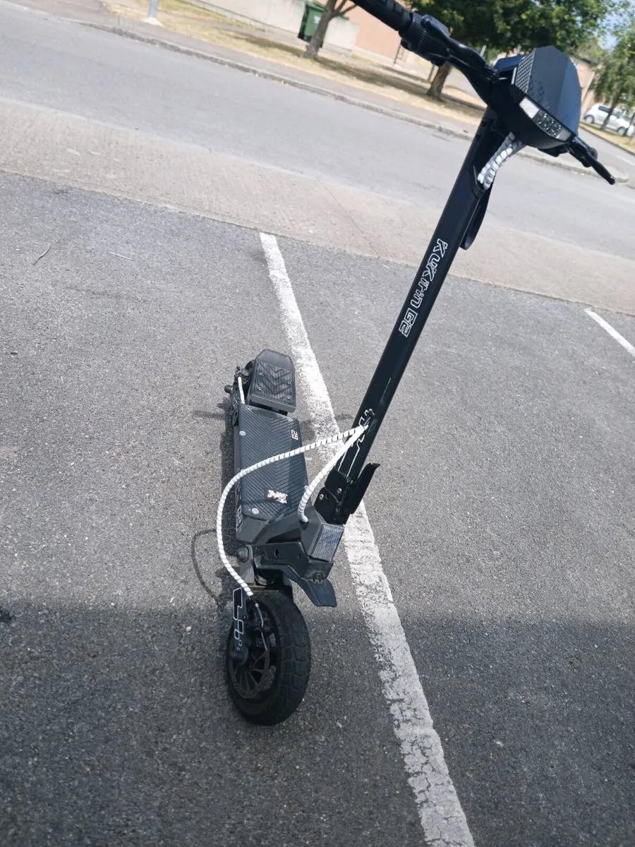 Escooter - Image 1