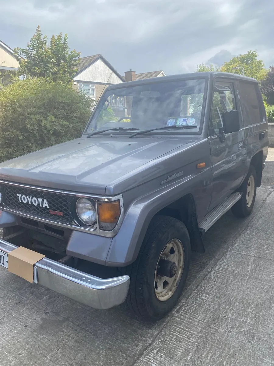 Toyota Land Cruiser 1990 - Image 3