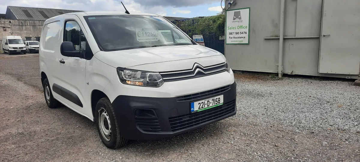Citroen Berlingo 2022 3 seats - Image 1