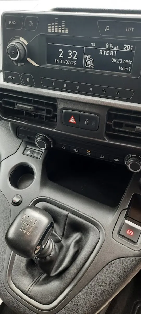 Citroen Berlingo 2022 3 seats - Image 4