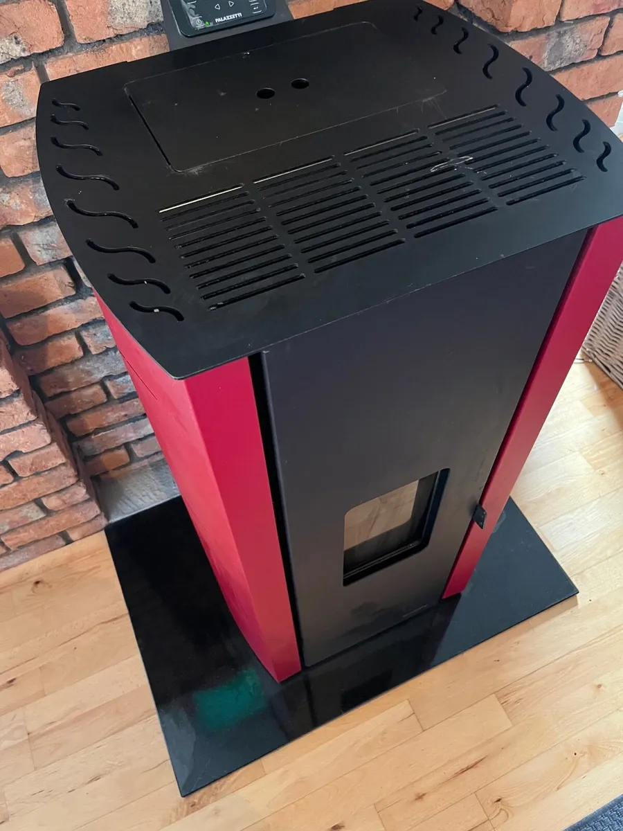 Palazzetti Ecofire Malù 8 Pellet Stove €1,200 ONO - Image 1