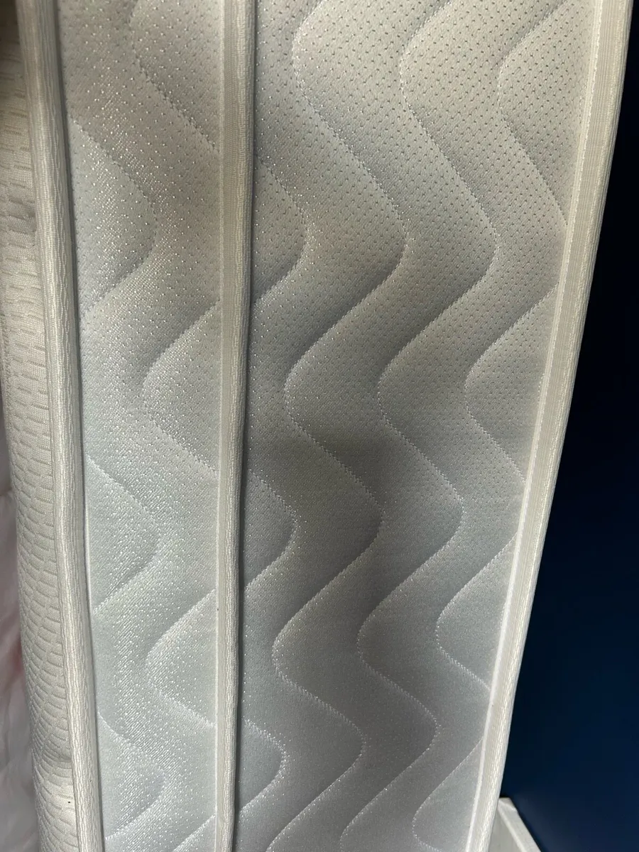 Super King mattress - Image 4