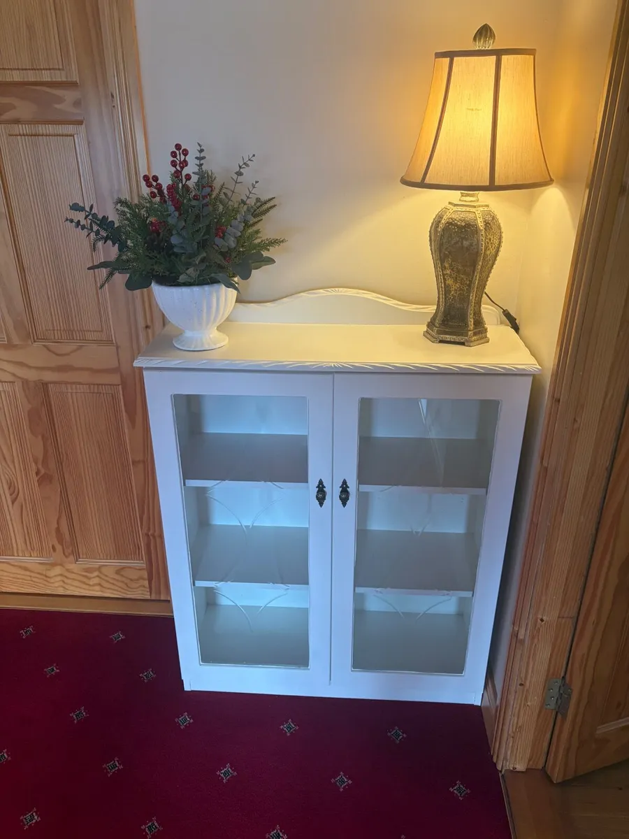 Cabinet - Image 1