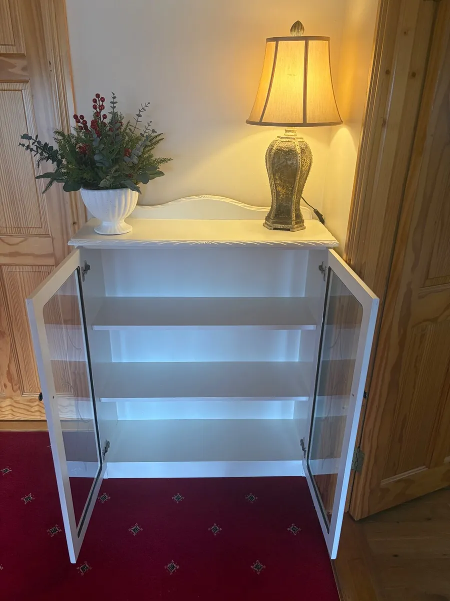 Cabinet - Image 2