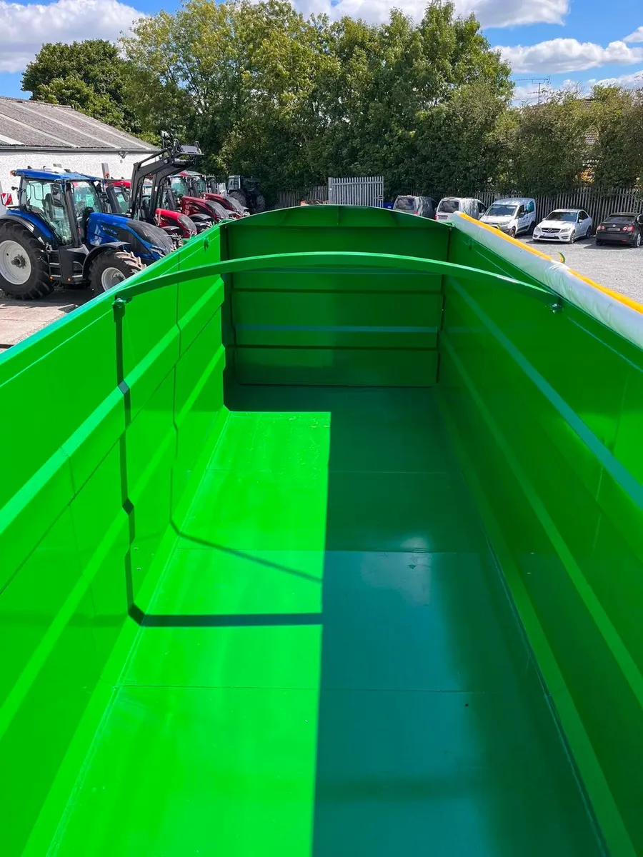 Broughan 24ft Tri Axle Grain Trailer - Image 4