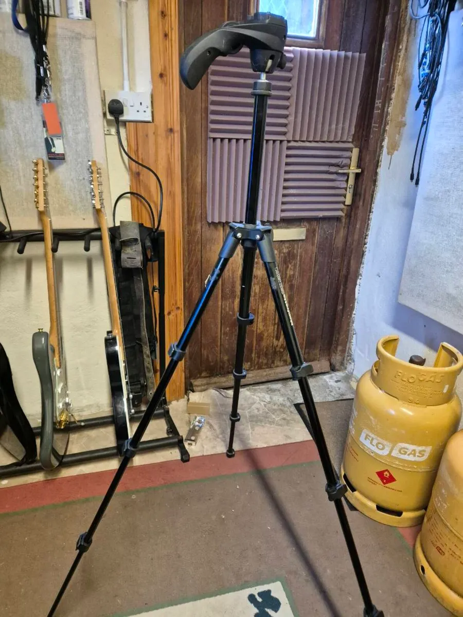 Manfrotto camera stand - Image 1