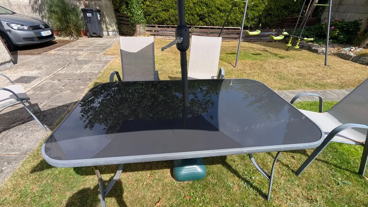 Garden table and chairs - Image 2
