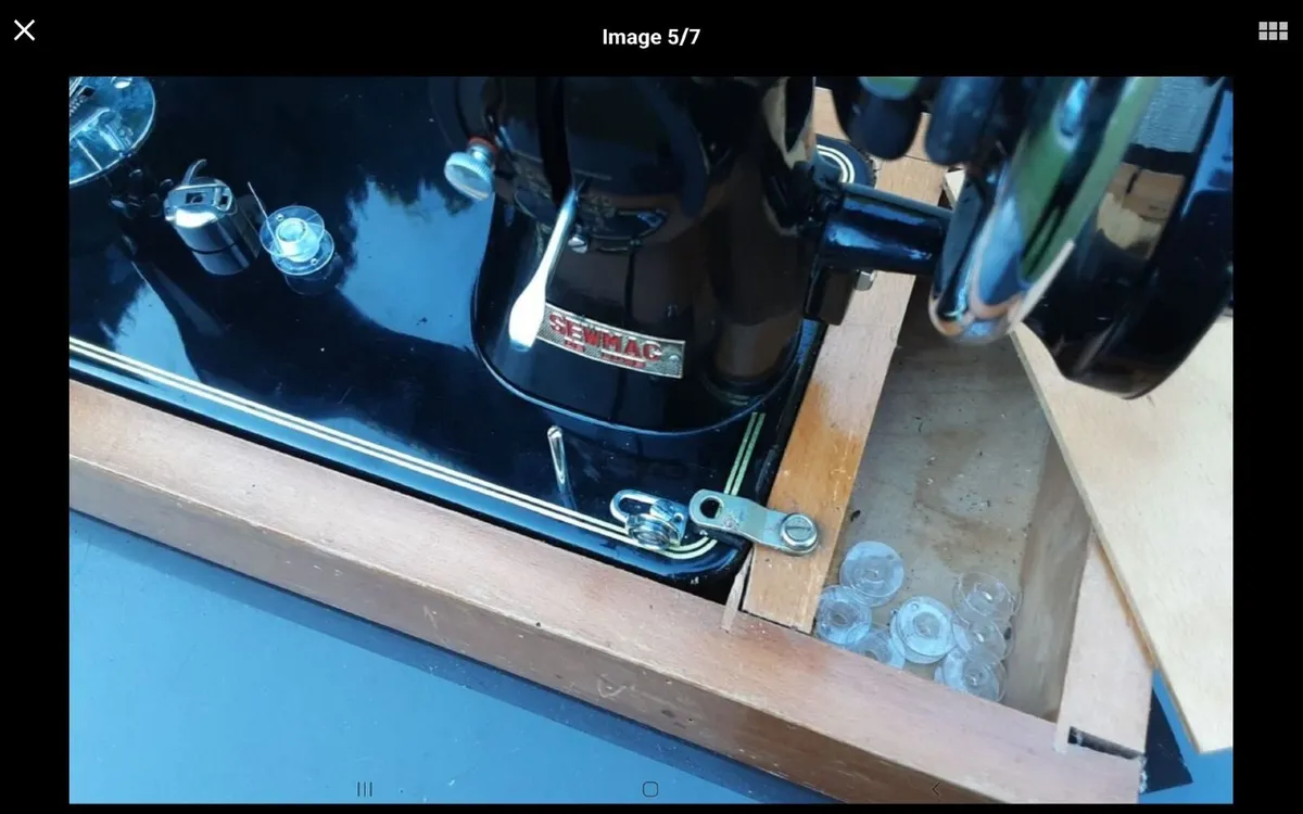 SEWING MACHINE  SEWMAC HAND CRANK - Image 2