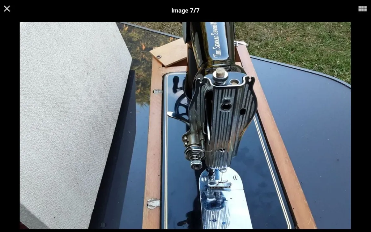 SEWING MACHINE  SEWMAC HAND CRANK - Image 4