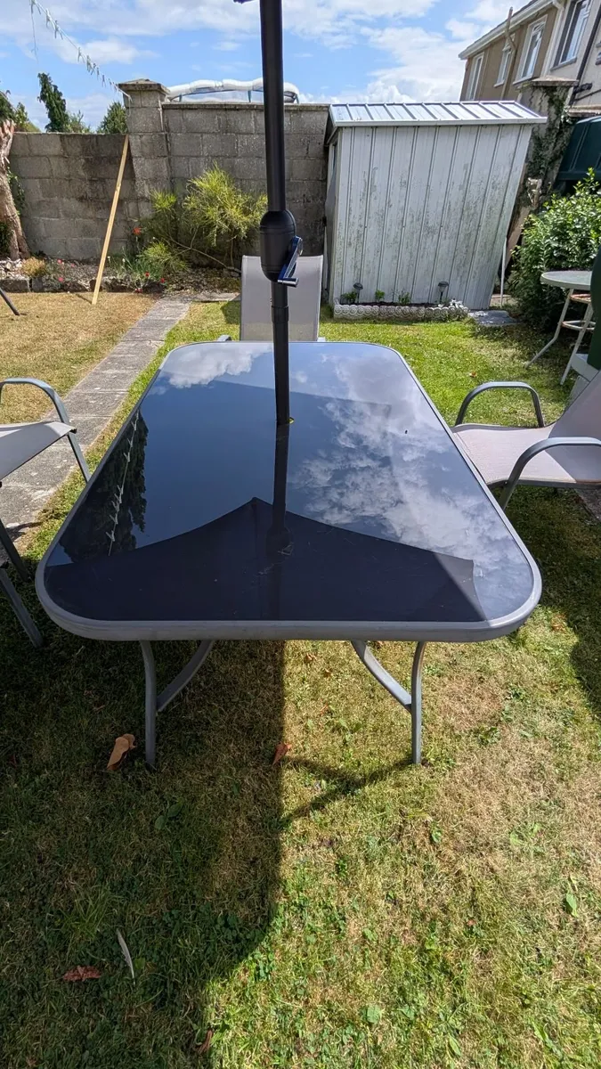 Garden table and chairs - Image 4