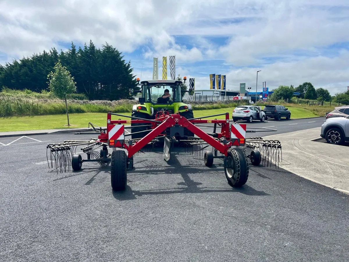 Massey Ferguson RK 662 twin rotor rake - Image 4