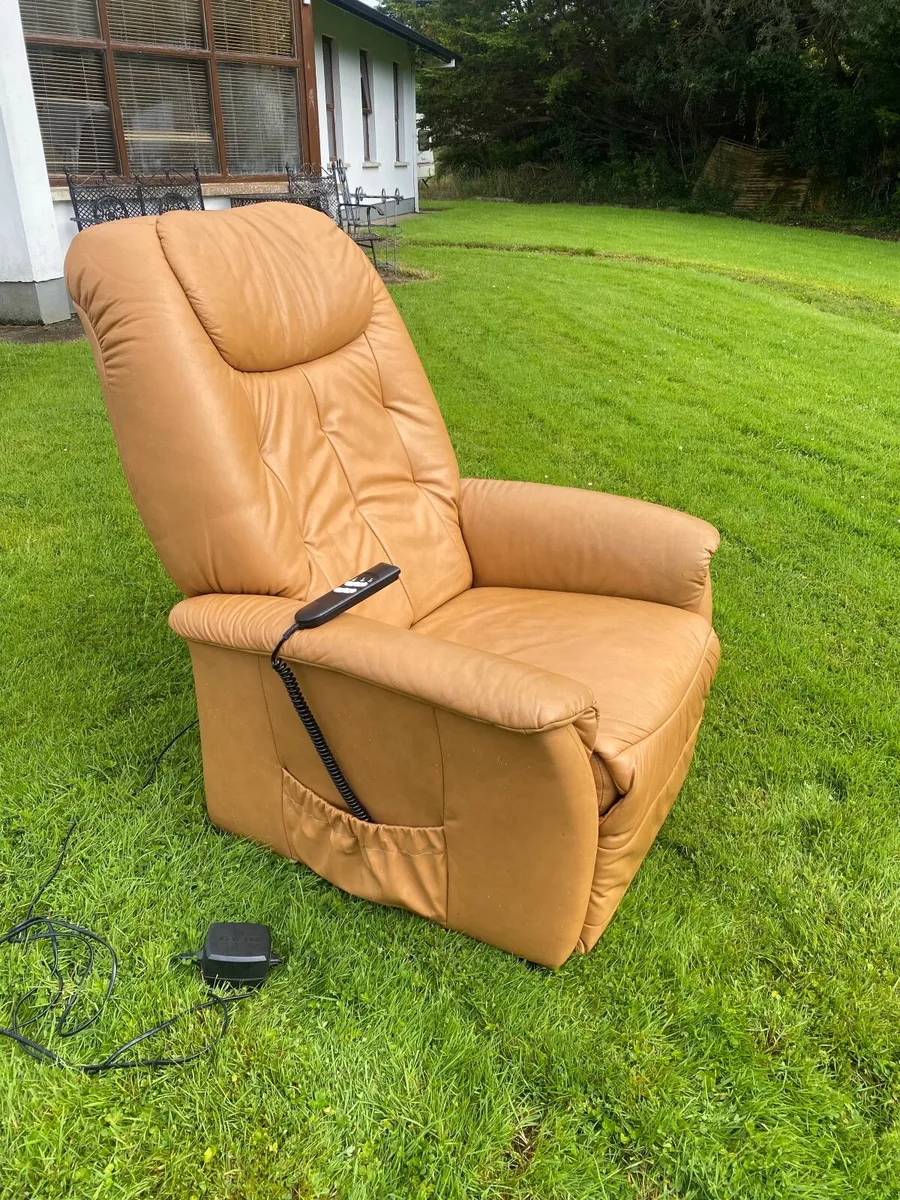 Electric Riser Recliner Mobility Chair 2 Motors - Image 4