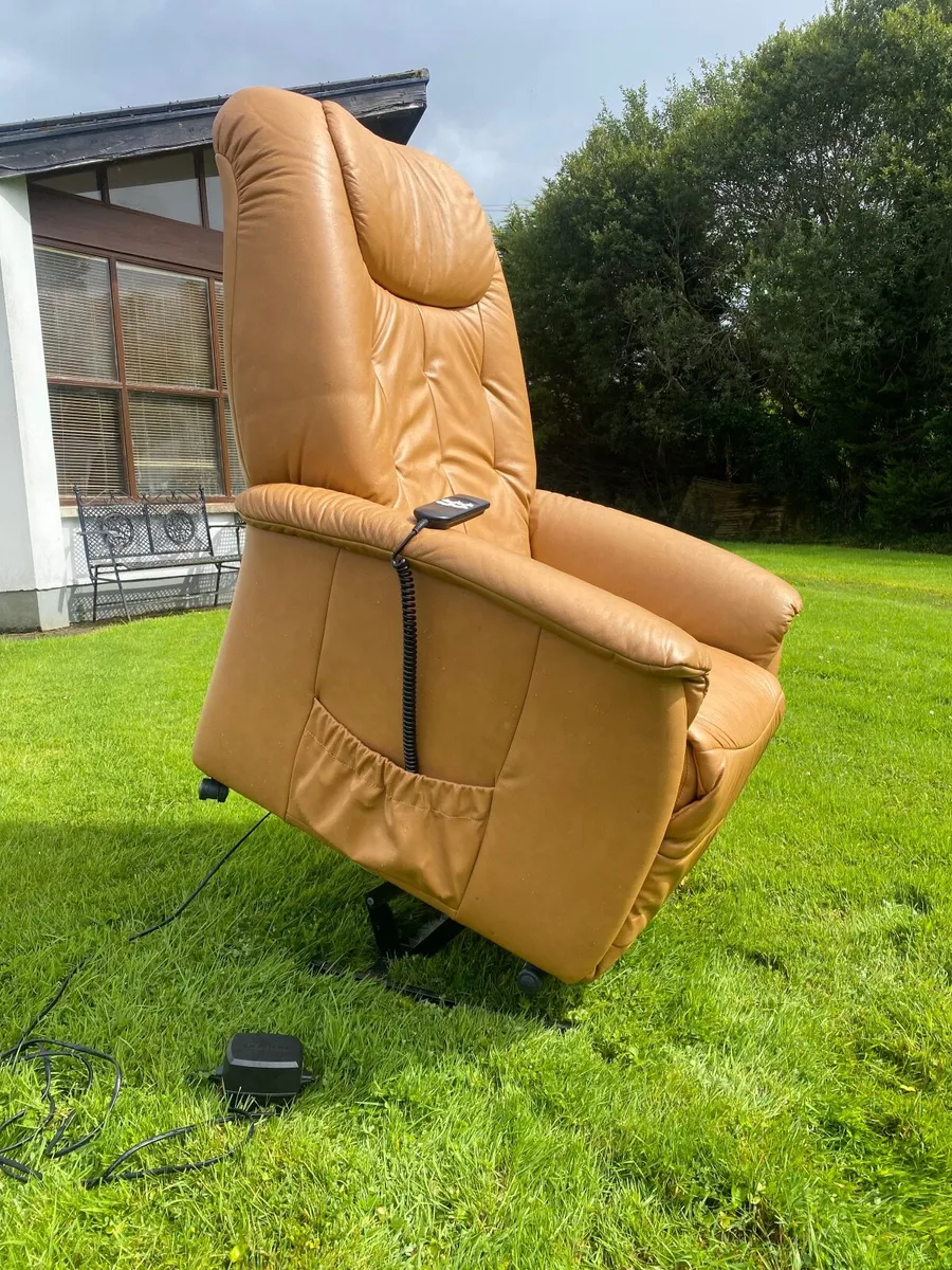 Electric Riser Recliner Mobility Chair 2 Motors - Image 1