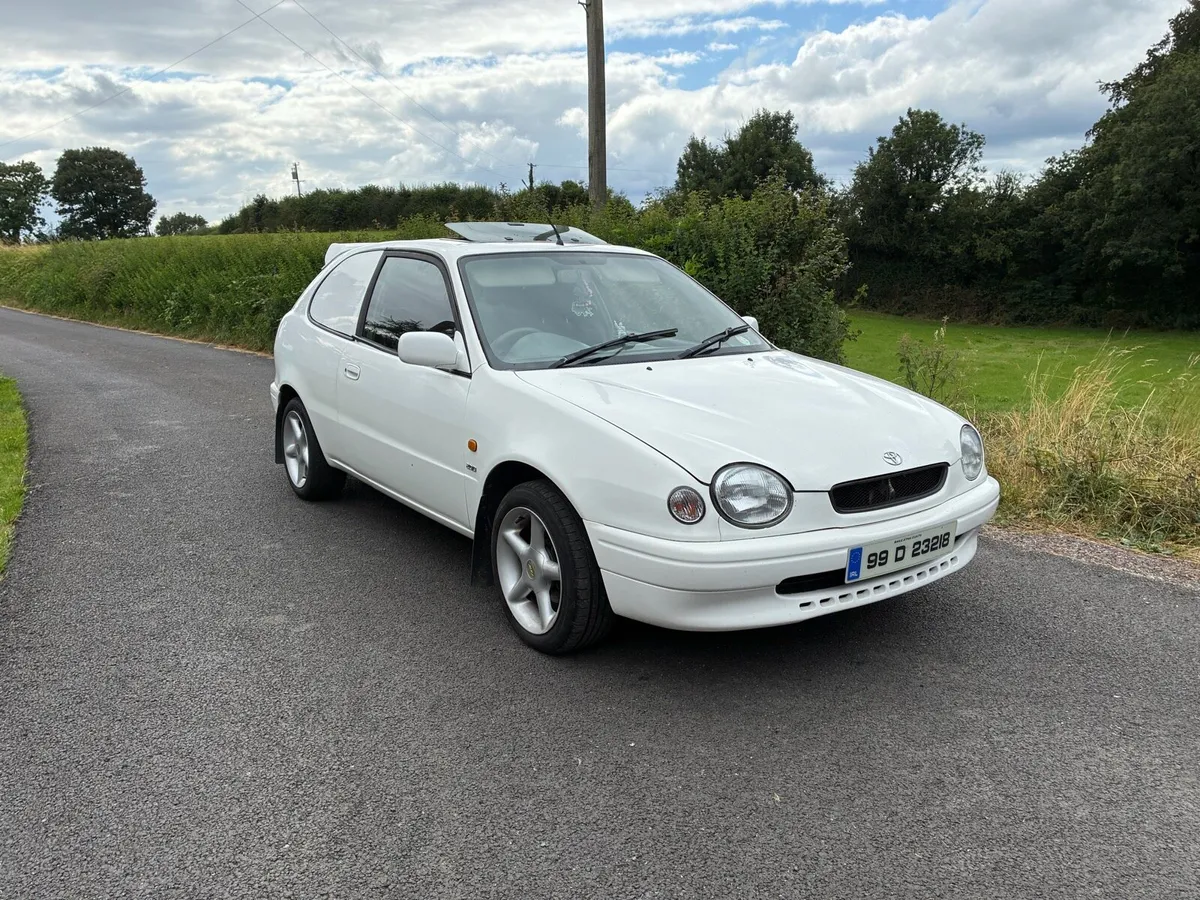 1999 toyota corolla van - Image 1