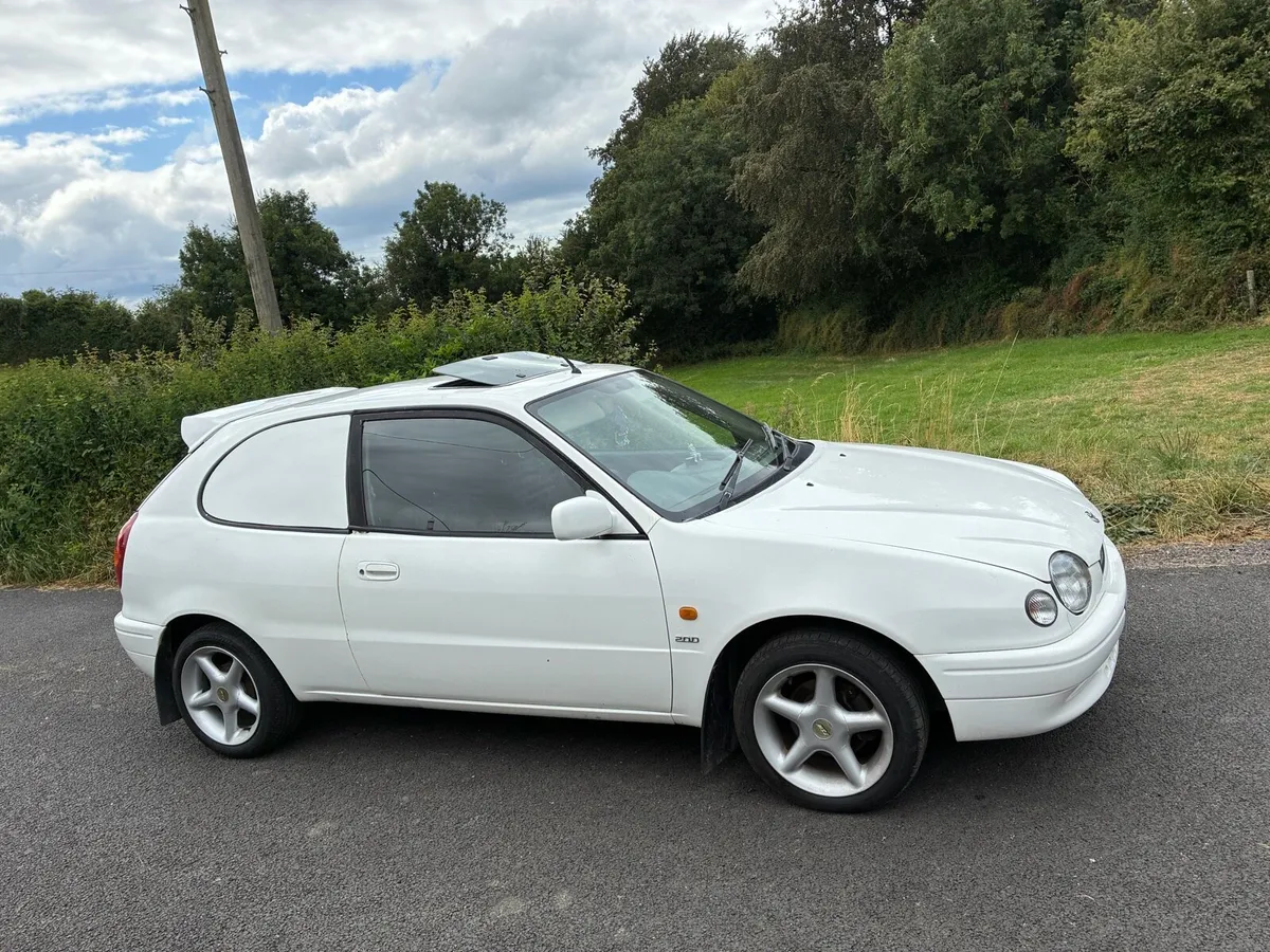 1999 toyota corolla van - Image 2