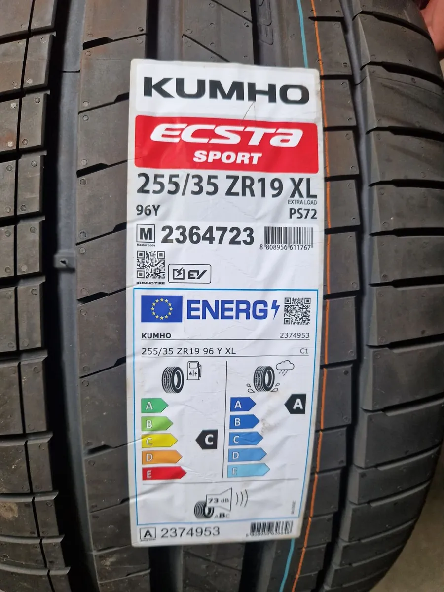 4 x Kumho Ecsta Sport S PS72 255/35 R19 96 Y