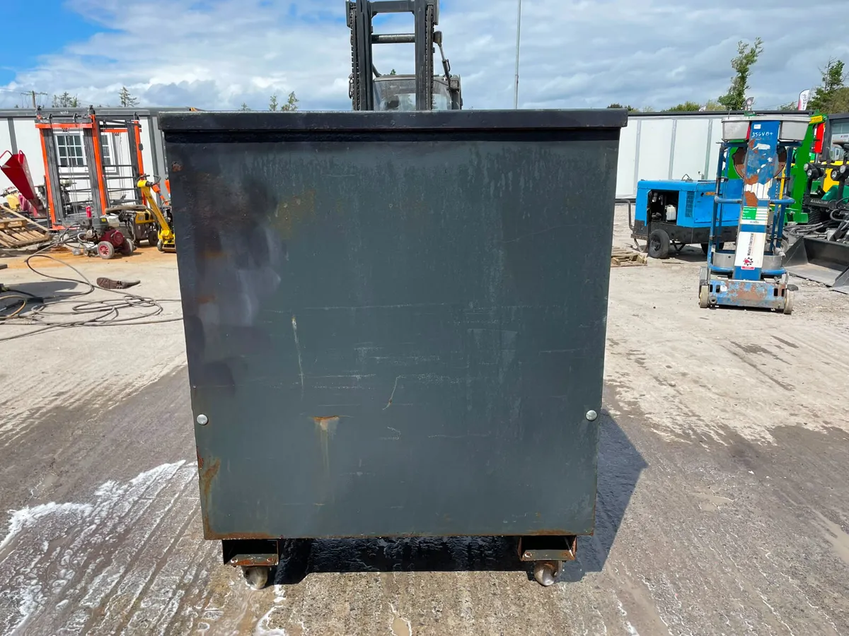 Armorgard TuffBank secure site storage chest - Image 4
