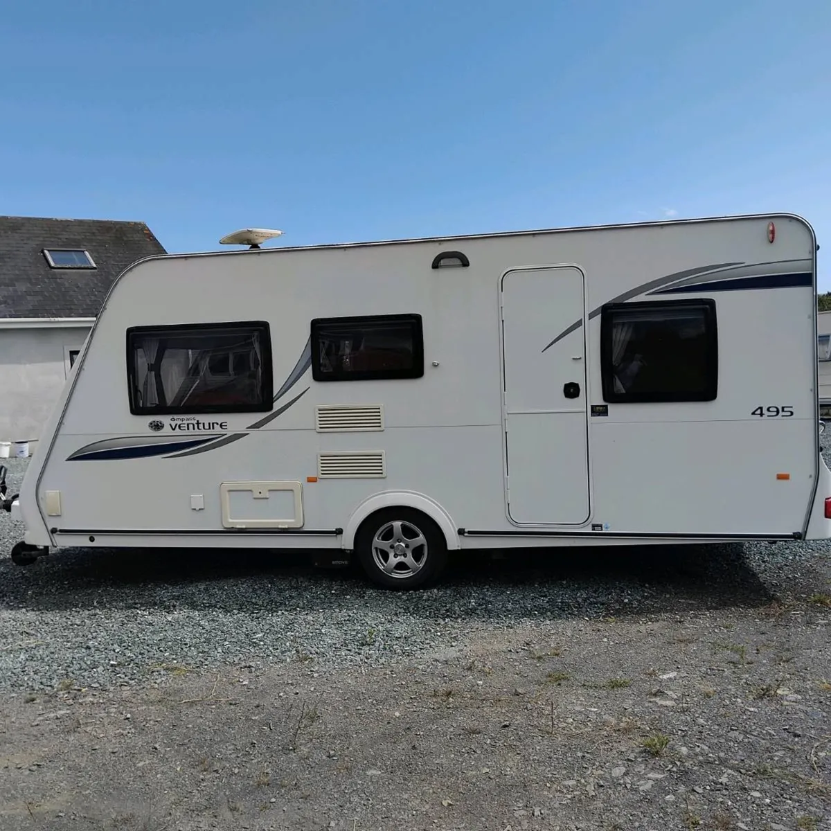 Compass venture 490 - Image 2