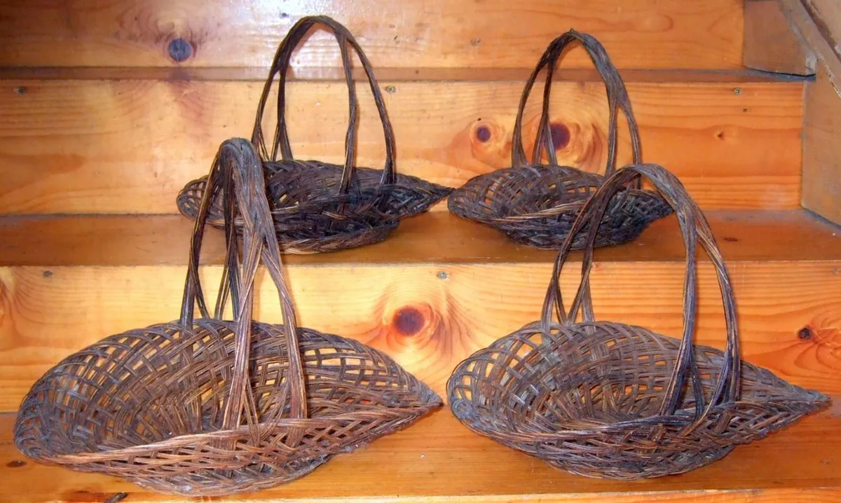 Vintage Wicker Gathering Baskets Pristine Set of 4 - Image 4