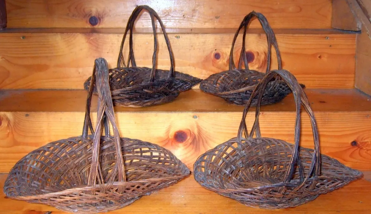 Vintage Wicker Gathering Baskets Pristine Set of 4 - Image 2
