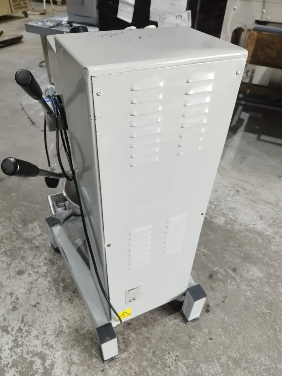 Electrolux 22 litre mixer - Image 4