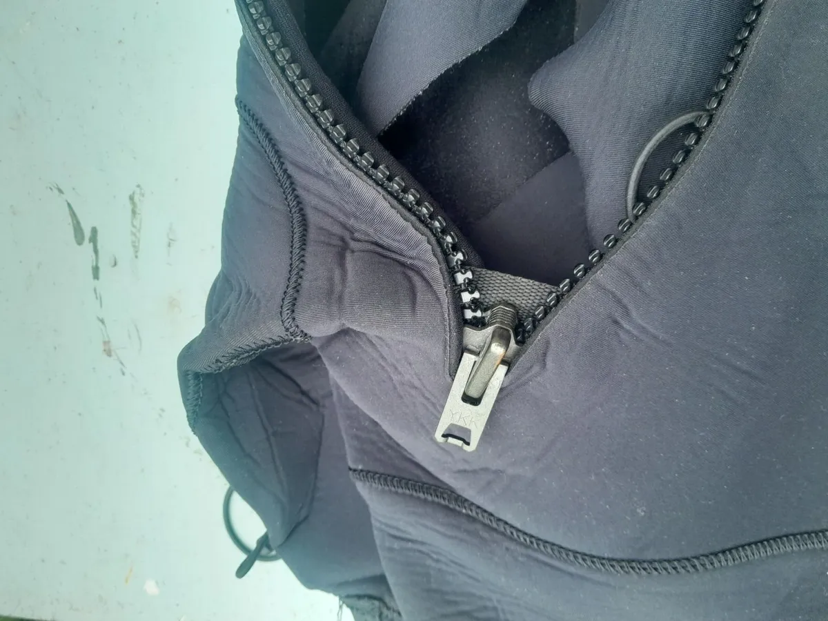 Need Essentials Hooded 5/4 wetsuit - Image 2