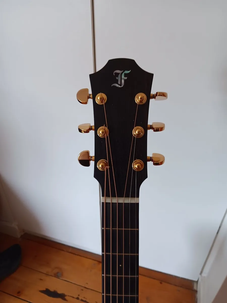 GUITAR - Image 1
