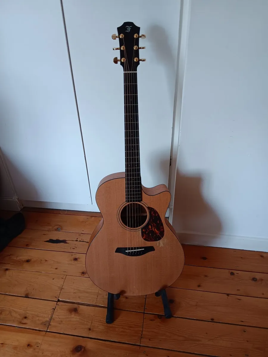 GUITAR - Image 2