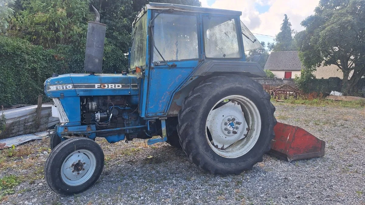 Ford 46-10 With Loader