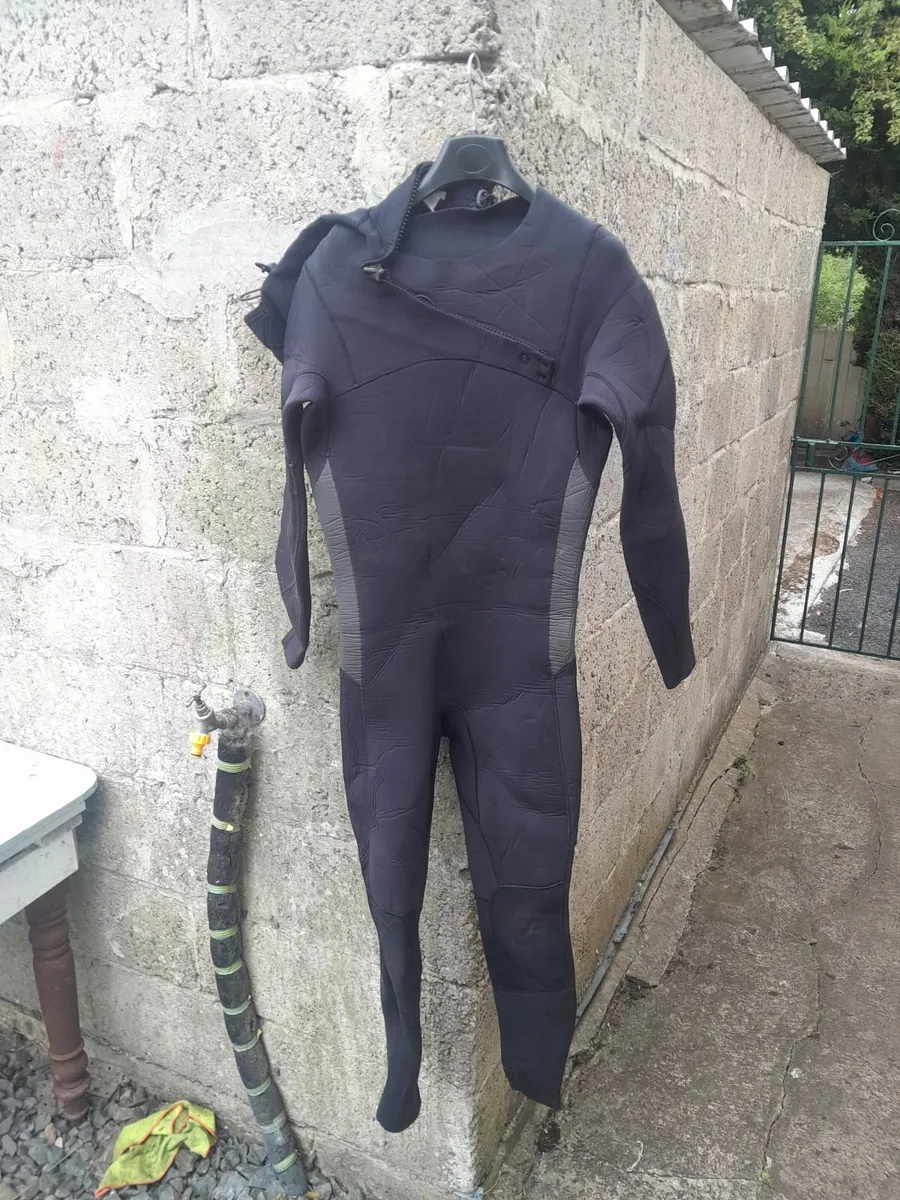 Need Essentials Hooded 5/4 wetsuit - Image 1