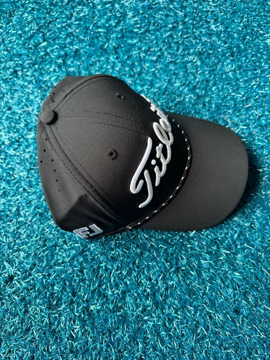 12 ProV1 and Titleist Tour Breezer Hat - Image 4