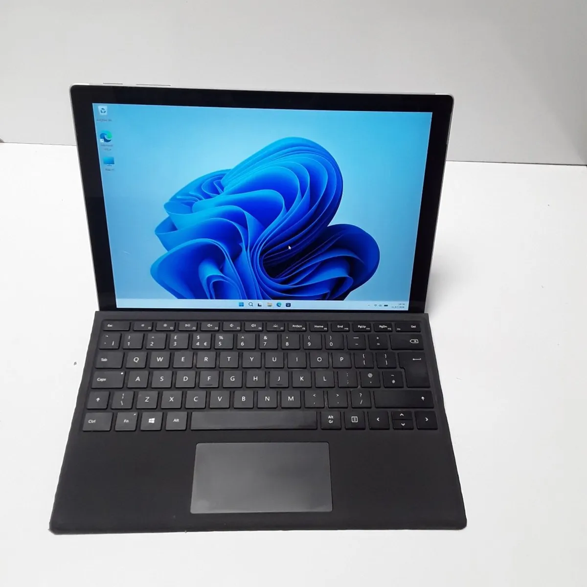 Microsoft Surface Pro 6 | Intel Core i5-8350U | - Image 1