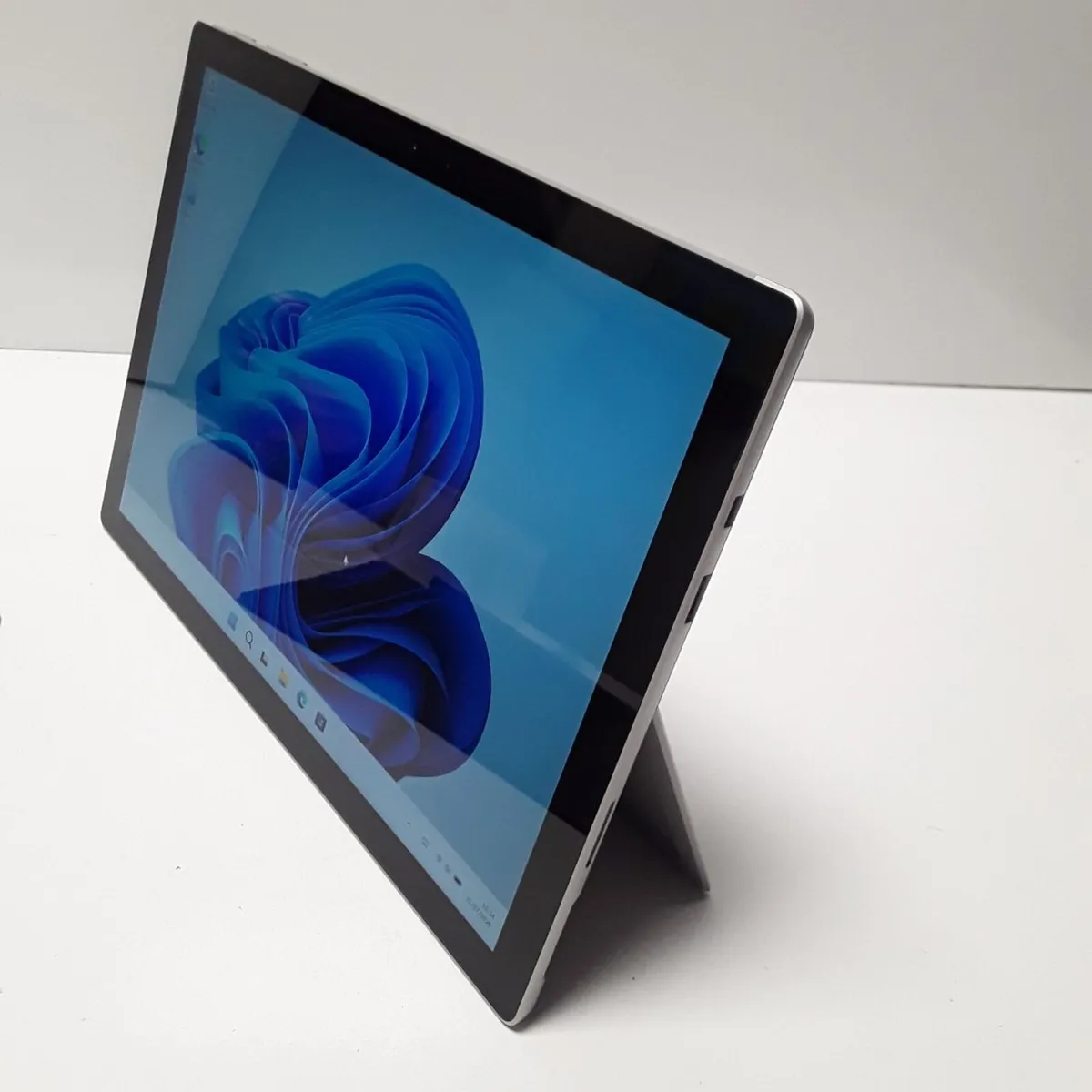 Microsoft Surface Pro 6 | Intel Core i5-8350U | - Image 2