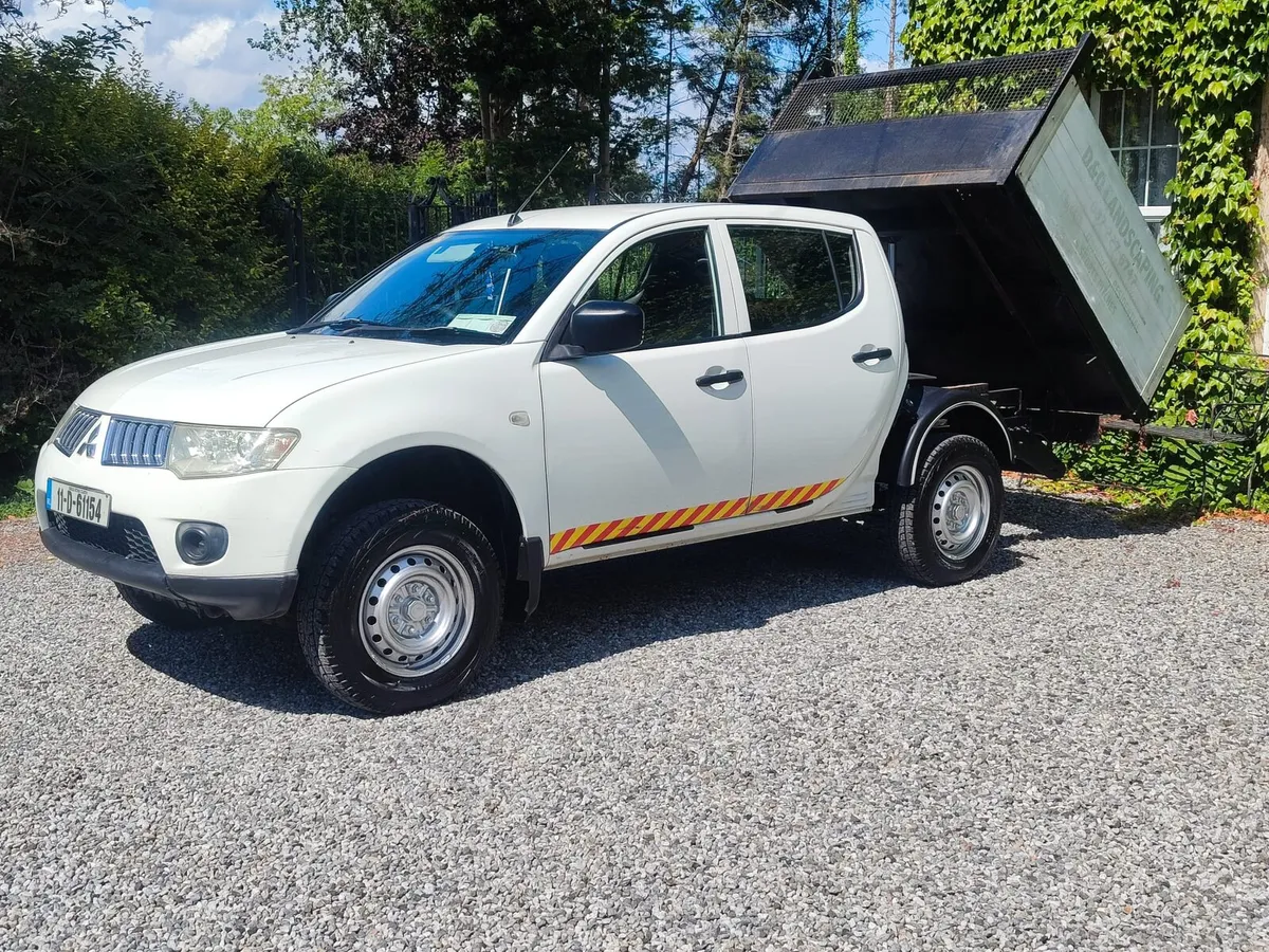 2011 MITSUBISHI L200 TIPPER - Image 1