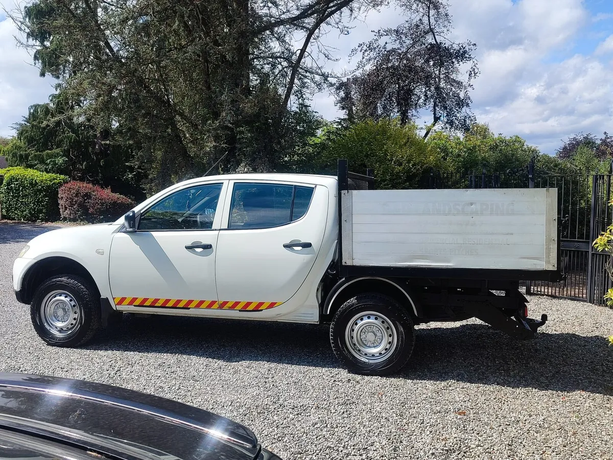 2011 MITSUBISHI L200 TIPPER - Image 4