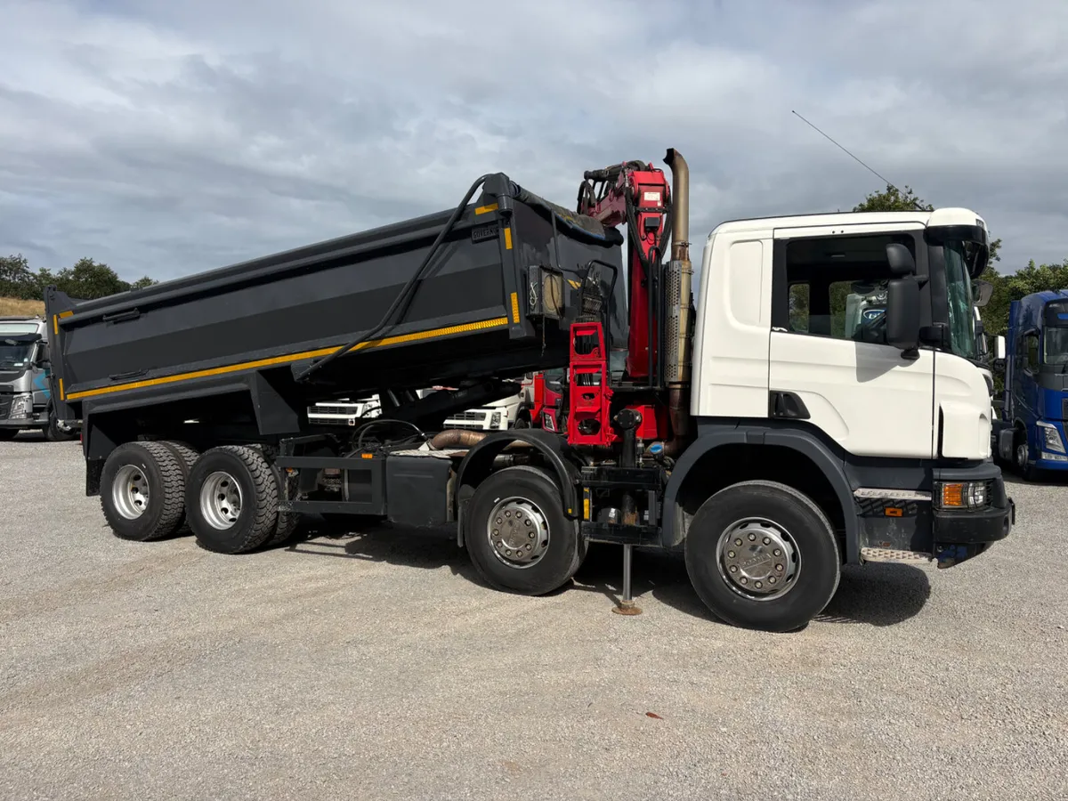 2018 Scania P410 8x4 Tipper grab - Image 4
