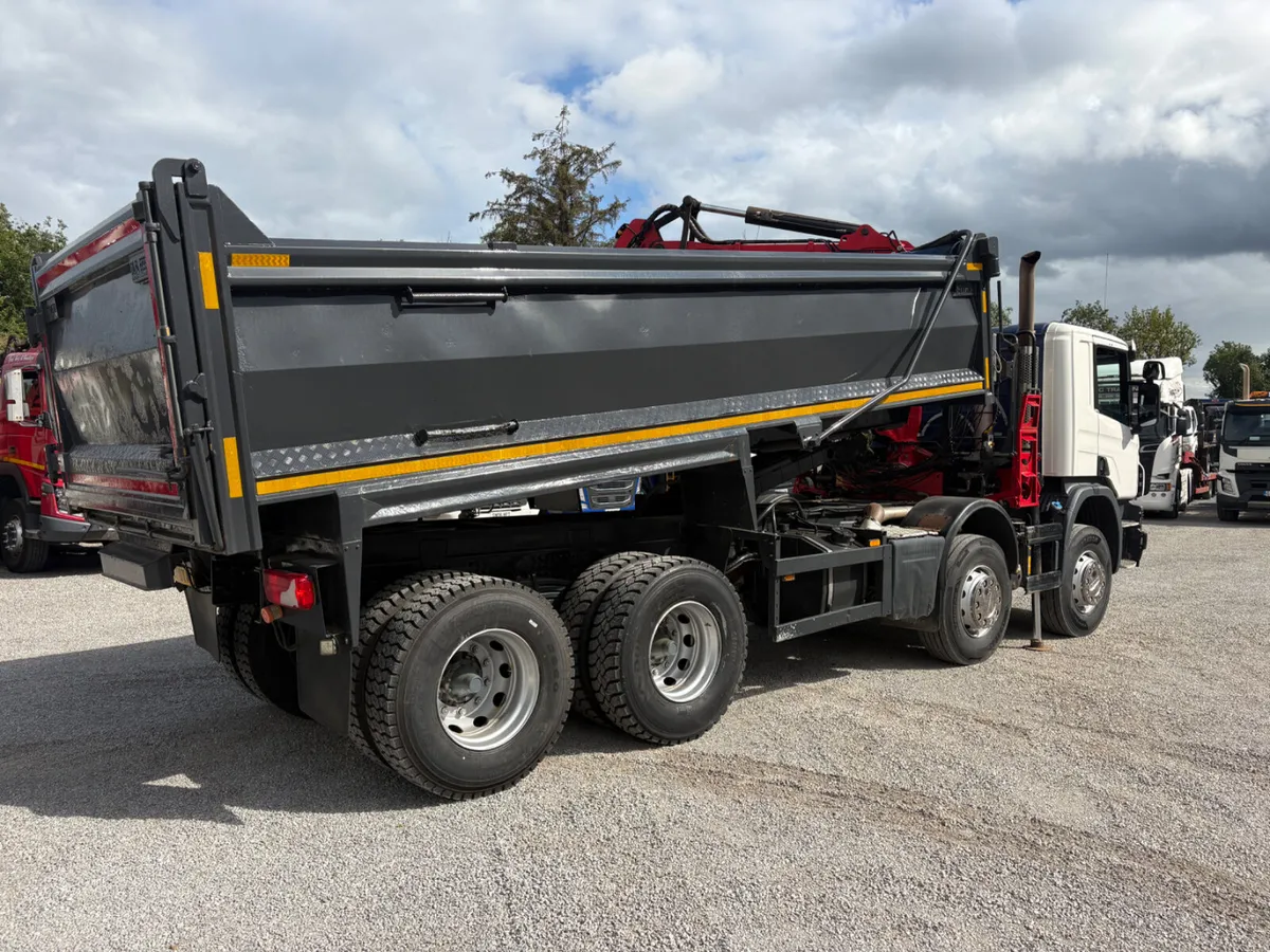 2018 Scania P410 8x4 Tipper grab - Image 3