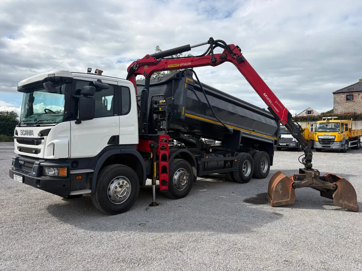 2018 Scania P410 8x4 Tipper grab - Image 1