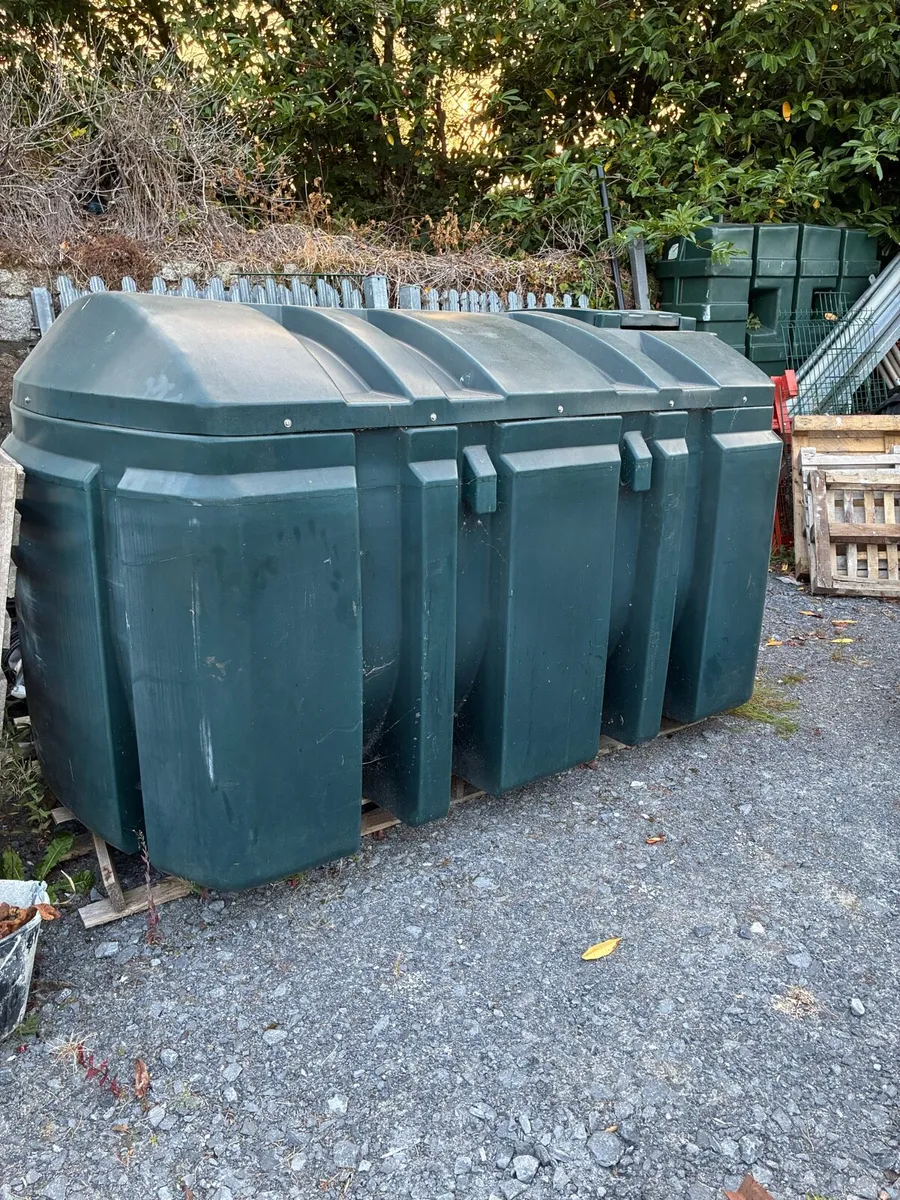 Bundled oil tank. - Image 1