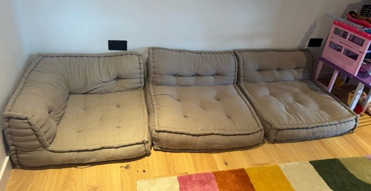 SKLUM 3 piece modular floor sofa - Image 1