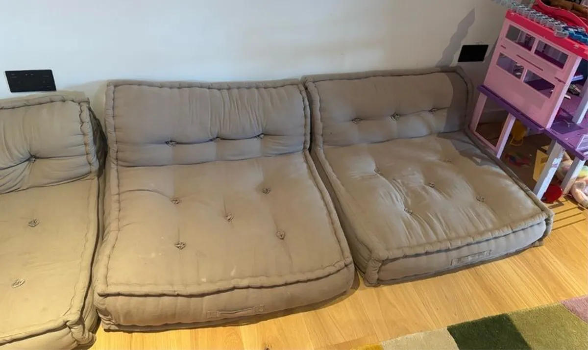 SKLUM 3 piece modular floor sofa - Image 3