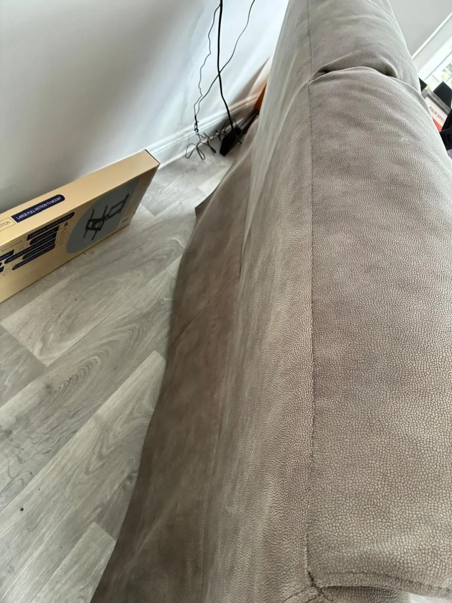 2 seater Sofa - Image 3