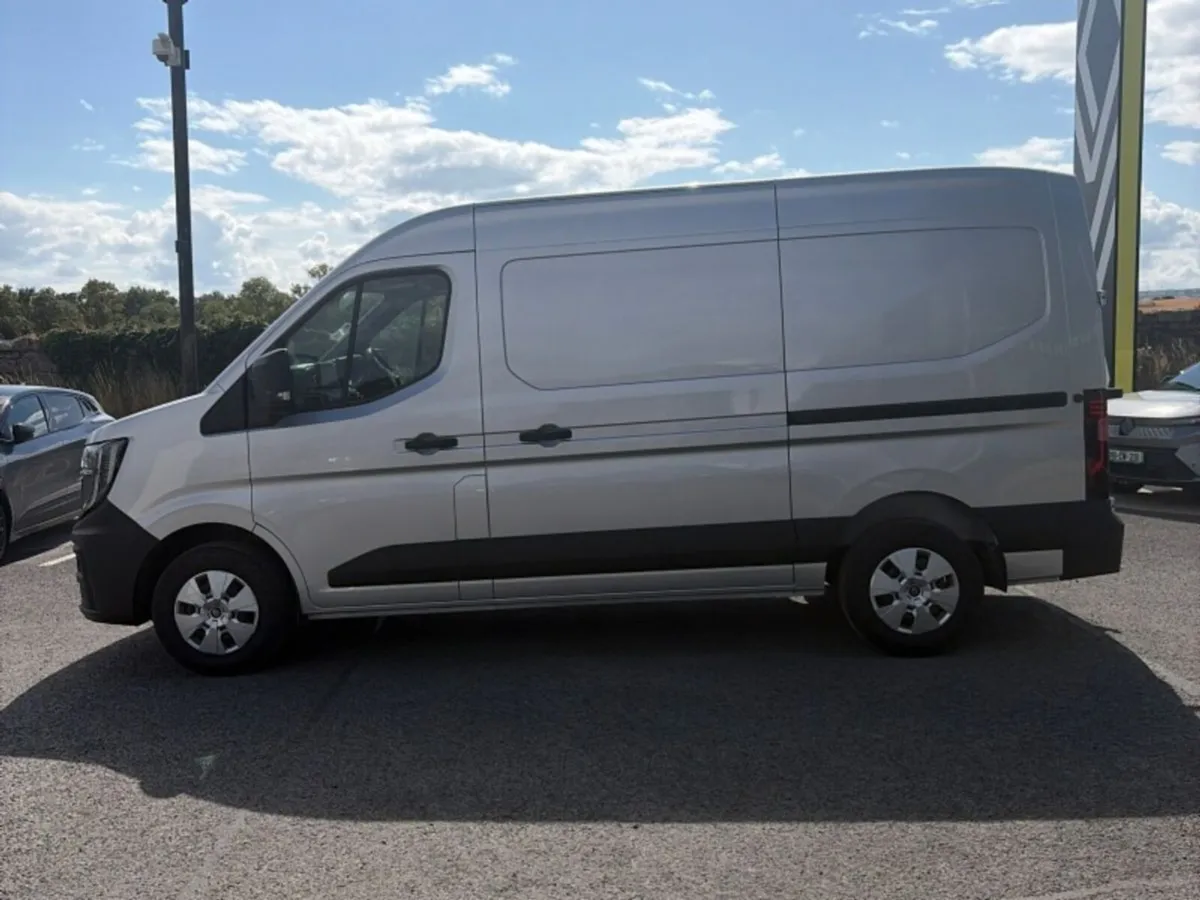 Renault Master SILVER MWB MASTER-Call Noel Coogan - Image 4