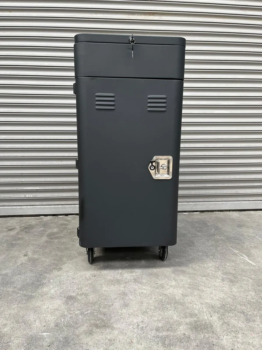 Tack lockers. - Image 1