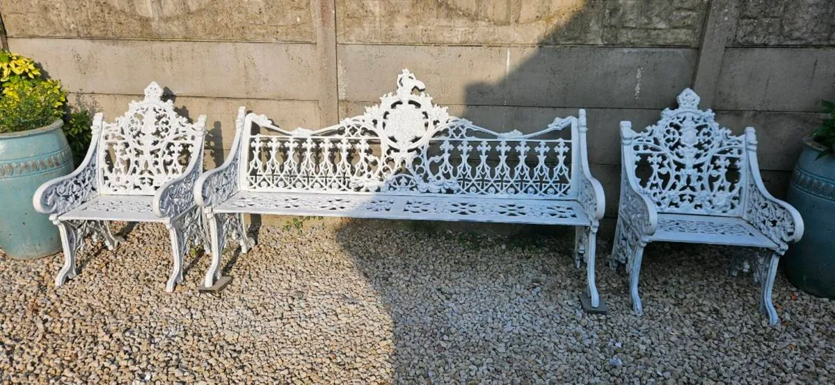 CAST IRON GARDEN ITEMS - Image 4