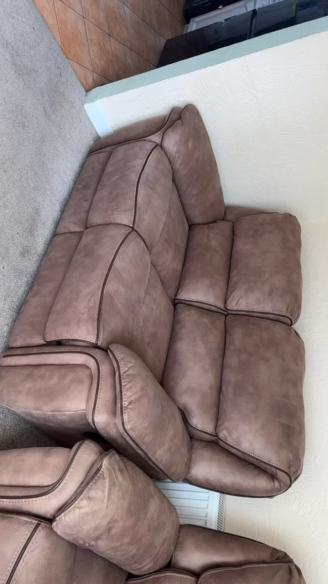 Couch - Image 2