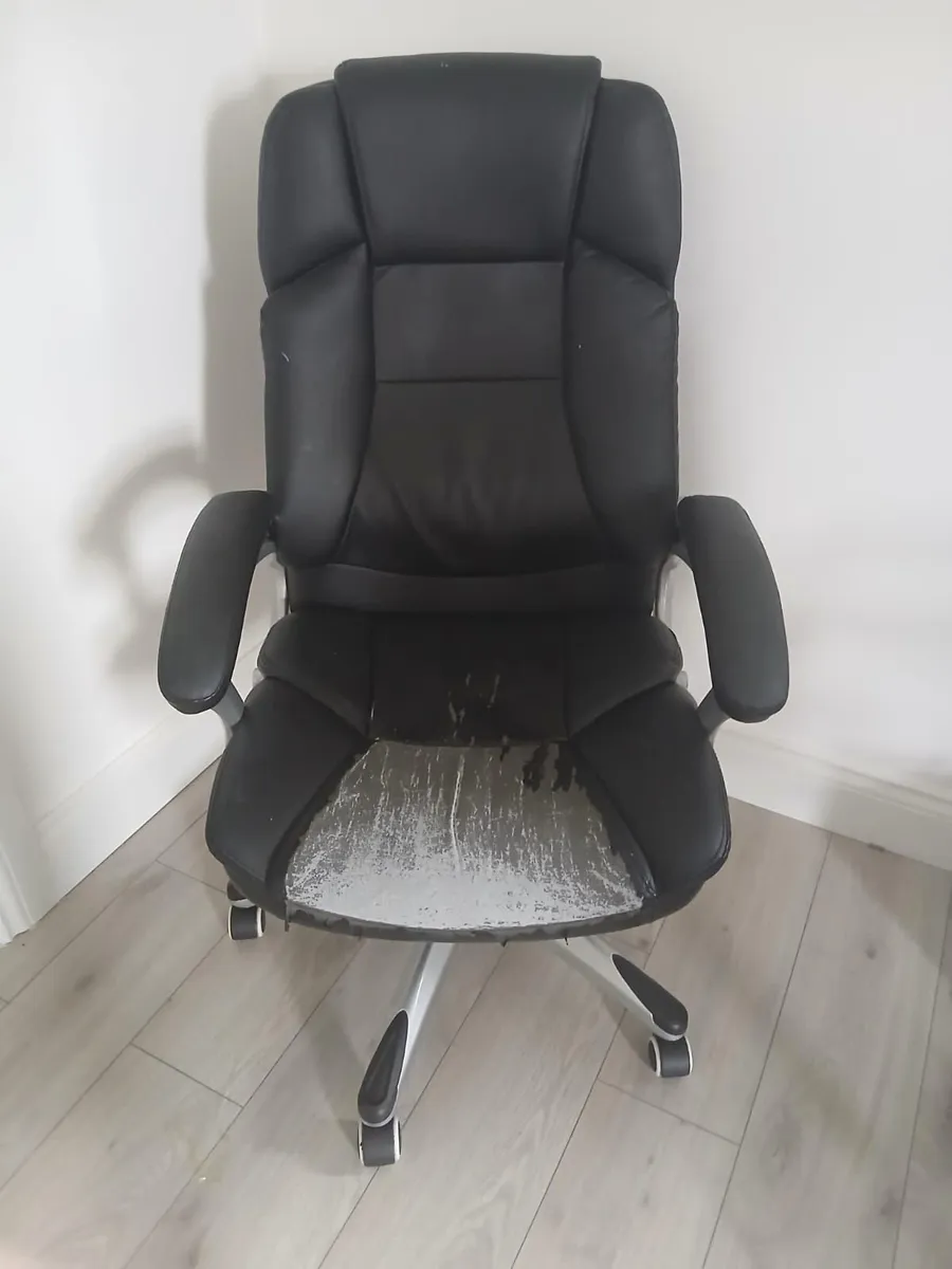 Desk chair